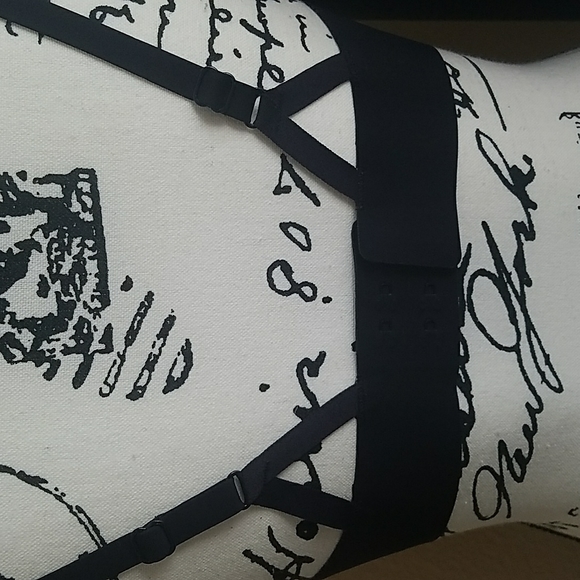 LULULEMON 34 C NWOT  Lululemon Take Shape Bra Black - Picture 9 of 16